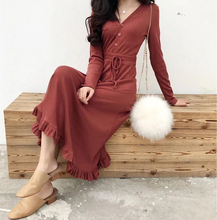 Осенне зимнее однотонное трикотажное хлопковое облегающее платье свитер с