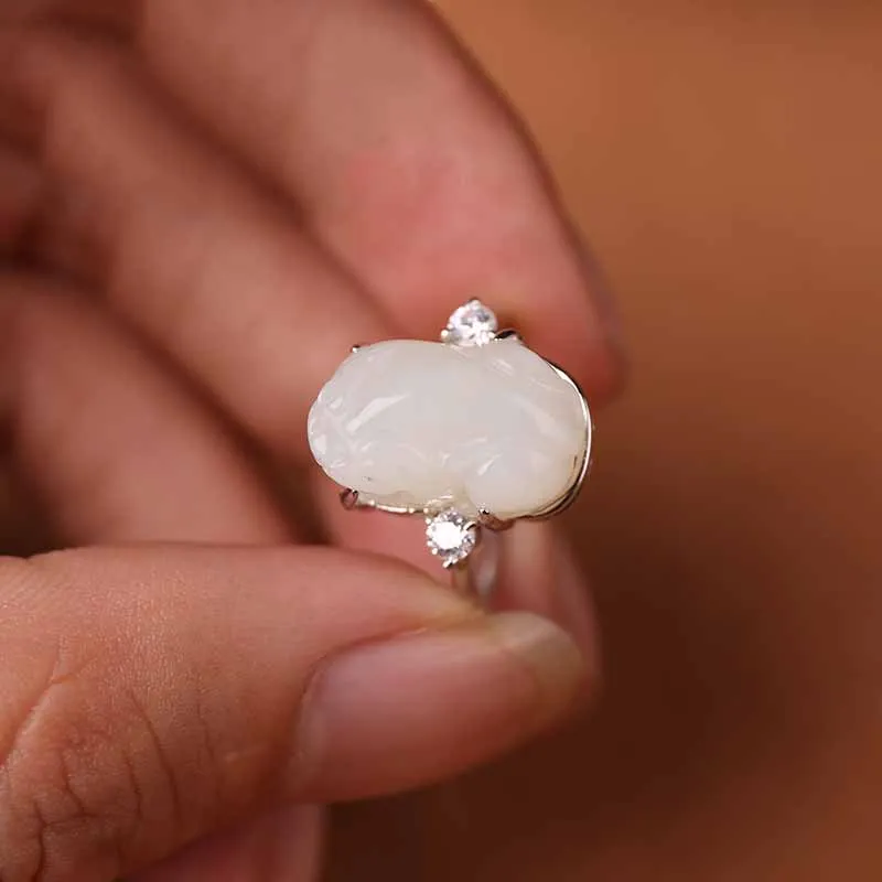 Natural jade and Tian Yu women S925 silver-encrusted white to create a wealth of evil mouth opening ring gi | Украшения и