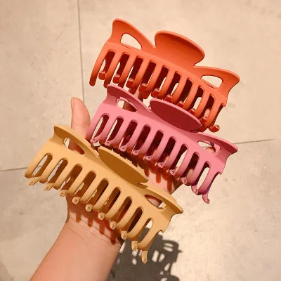 

High Quality Frosted Large Size Hair Claws for Women Simple Fashion 2021 New Plastic Washing Hairpins Barrette Hair Accessories