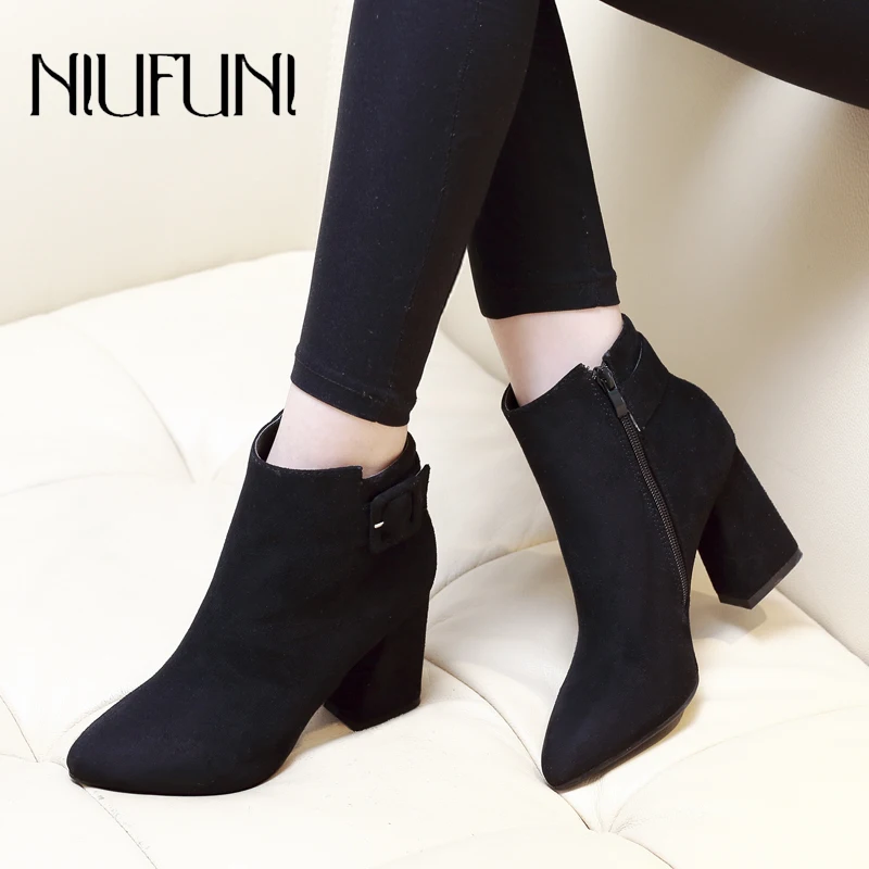 

NIUFUNI 2022 Pointed Toe Suede Black Women's Ankle Chelsea Boots Zipper Low Heels Martin Boots Fashion Women Shoes Size 34-39