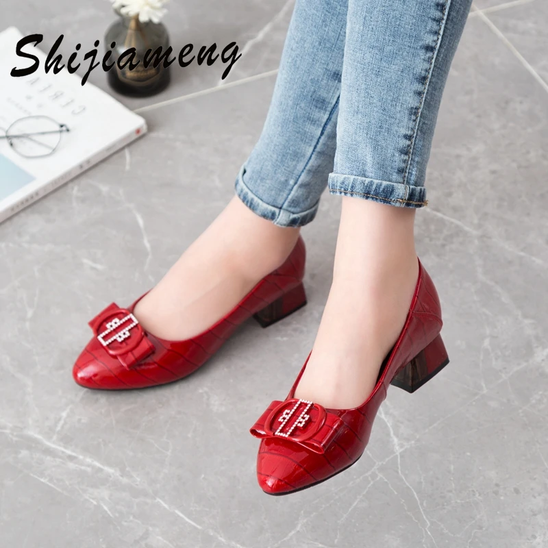 Бордовые лакированные кожаные туфли на толстом каблуке новые универсальные для