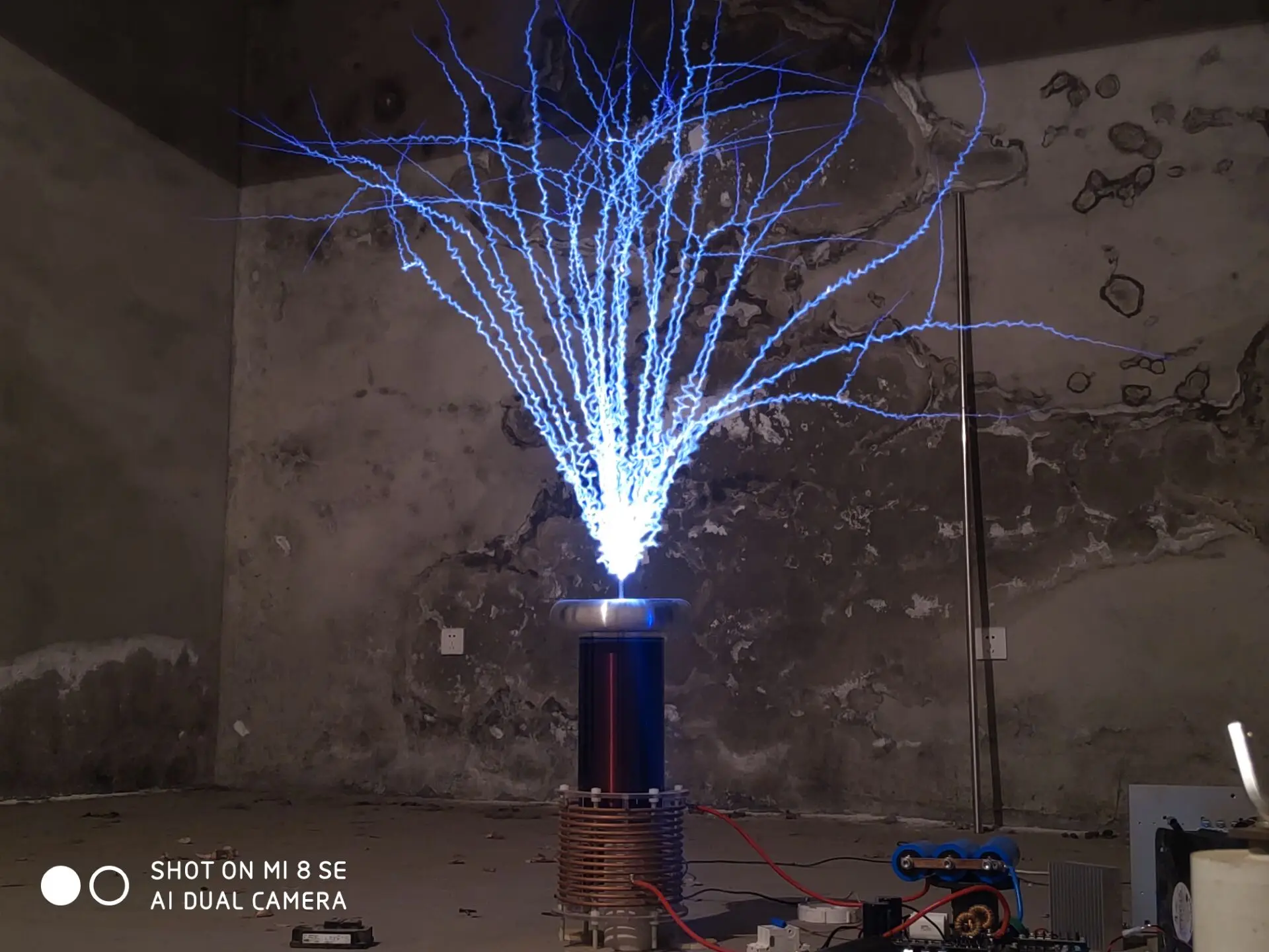 

(QCW) DRSSTC Quasi-Continuous Wave Tesla Coil Controller Sword Arc Generator