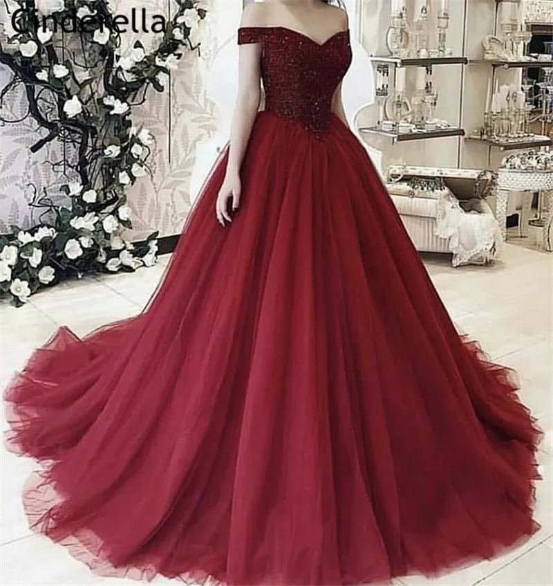 Темно красные вечерние платья Золушки с открытыми плечами на шнуровке сзади