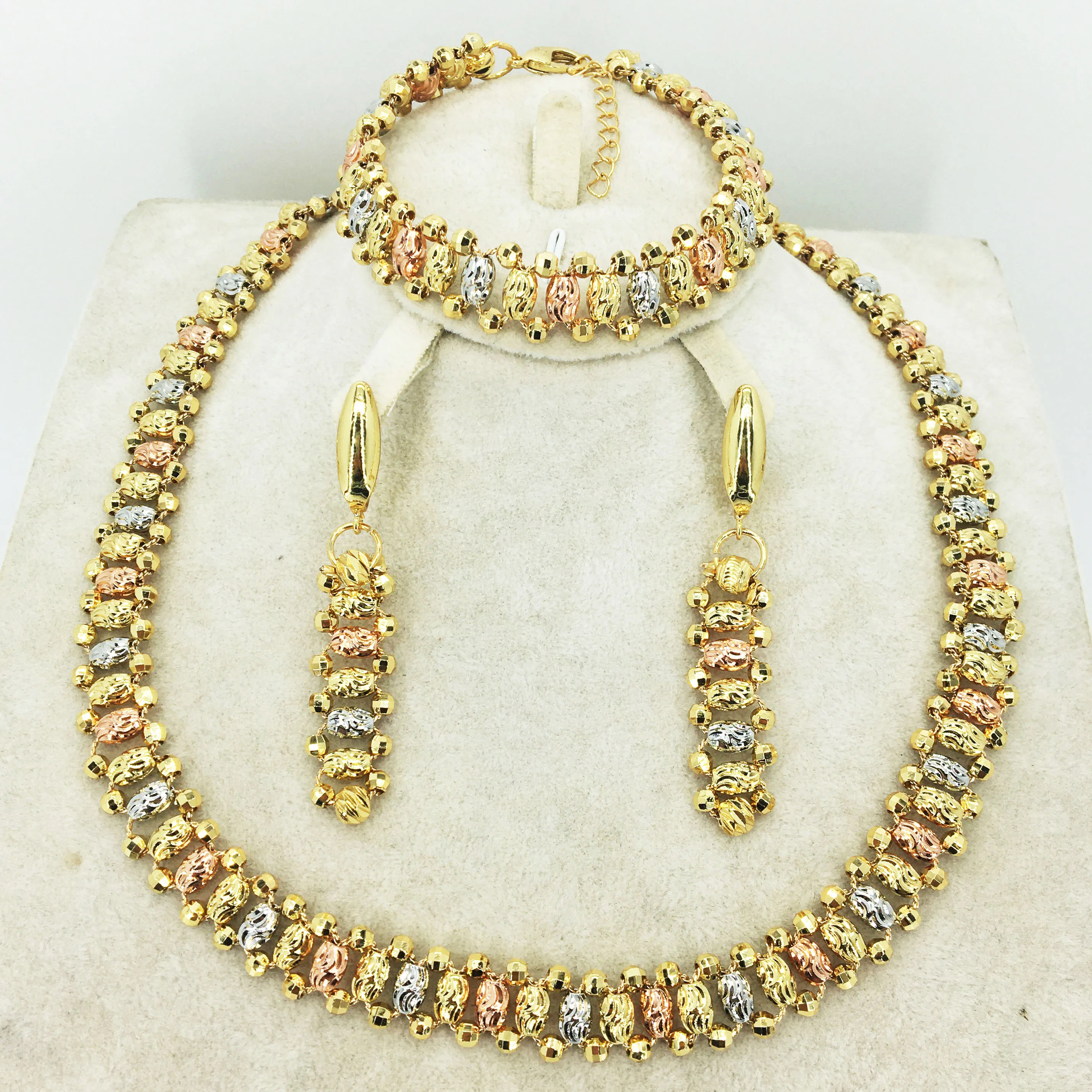 

Gold lady Necklace Jewelry Set Dubai wedding bride jewelry jewelry set fashion necklace earrings bracelet Travel Jewelry Set