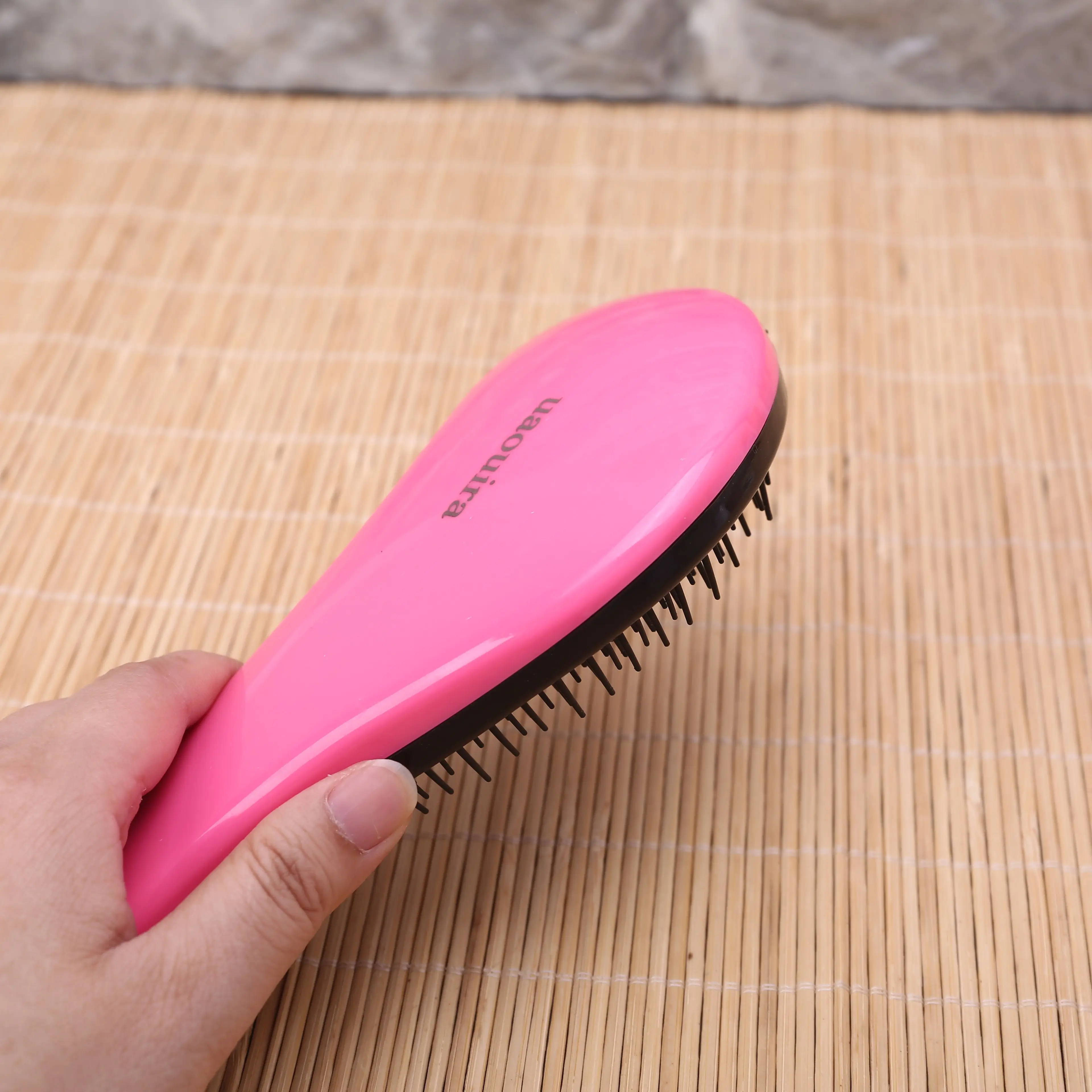 

uaouira Handle Magic Detangling Tangle Comb Shower Hair Brush Salon Styling Tamer Tool