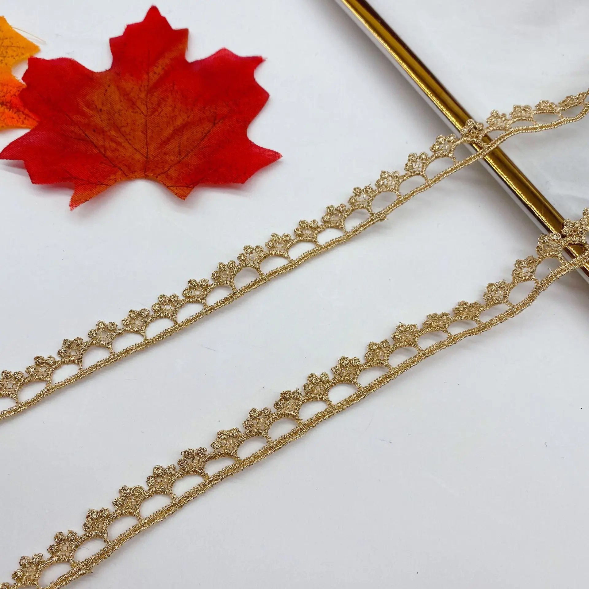 

1Yards High Quality Embroidery Lace Fabric 1.1cm Ribbon Gold Lace Fabric Collar Sewing Trimmings Ribbons encaje dentelle LA16