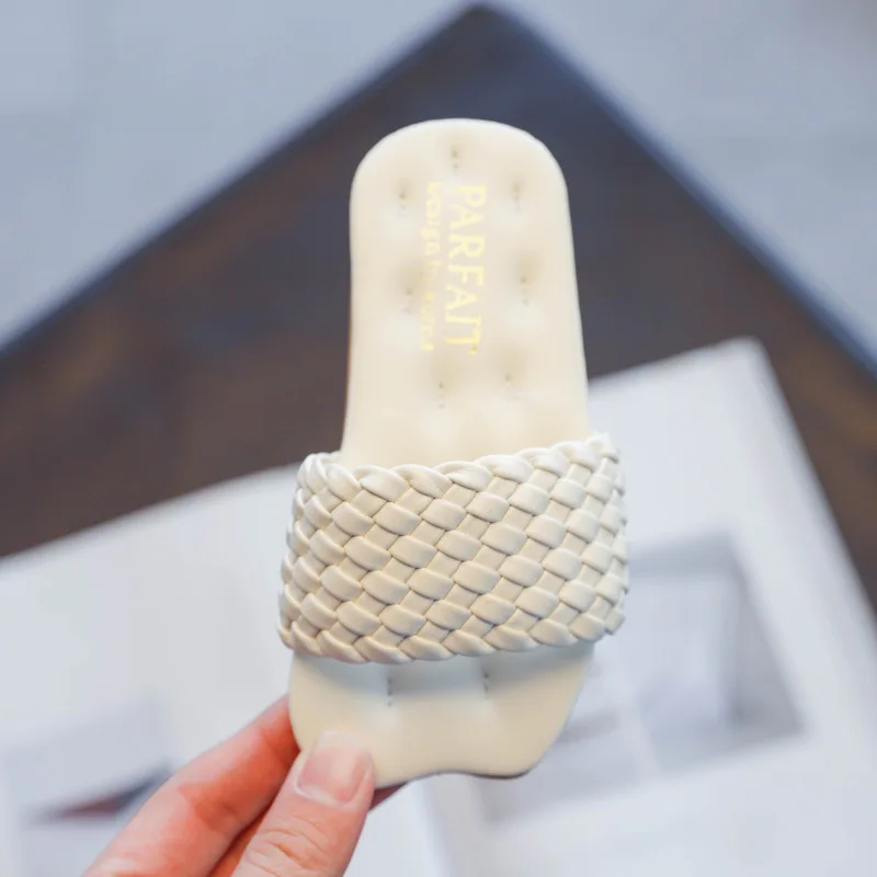 Летние шлепанцы для девочек среднего размера повседневные Простые мягкие