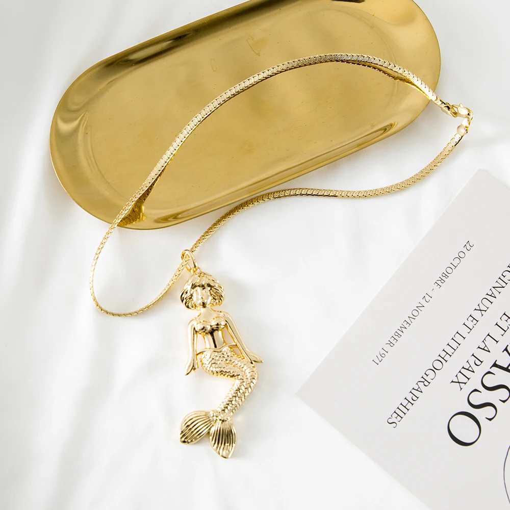 Женское ожерелье с подвеской в форме русалки золотистого цвета Новое