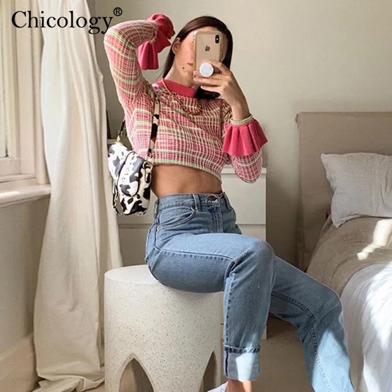 Женская укороченная футболка Chicology розовая клетчатая с длинным рукавом в стиле