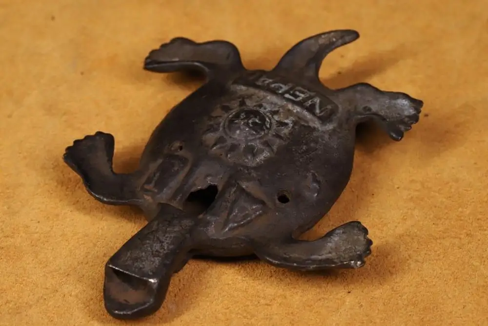 

wedding decoration Nepal monastery collection of old bronze hand-beating, chiseling snake training whistle Turtle statue