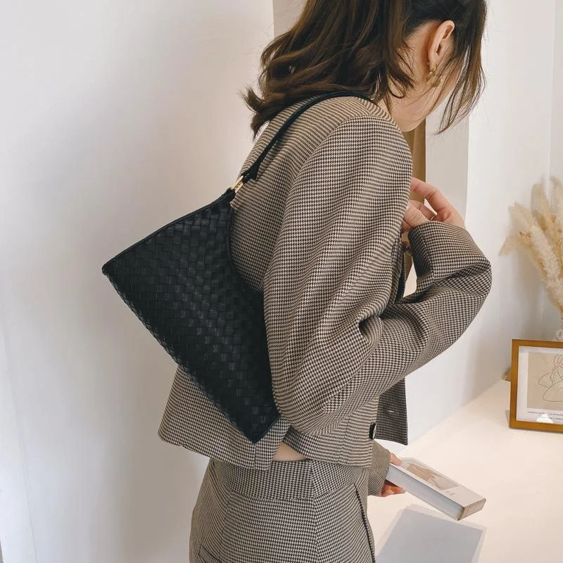 

Women's Bag Underarm Bags 2021 New Simple Shoulder Bag Texture Fashion Diagonal One Shoulder Small Square Bags