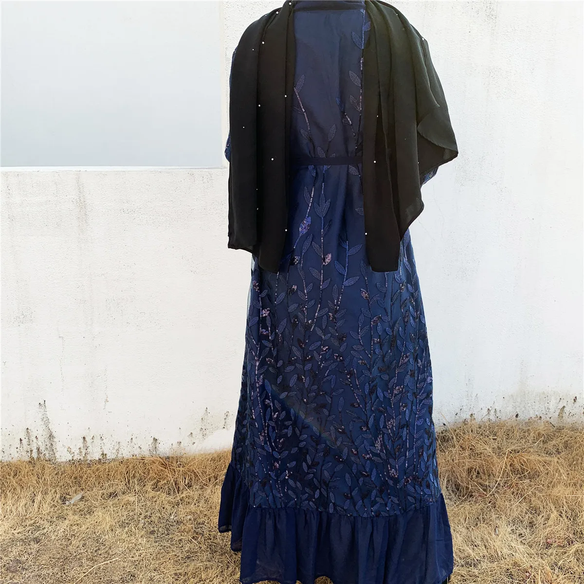 

Elegant Women's Lace Trench Coats Leaf Embroidery Muslim Cardigan Sequin Robes Long Sleeve Maxi Coats with Sashes TA1711