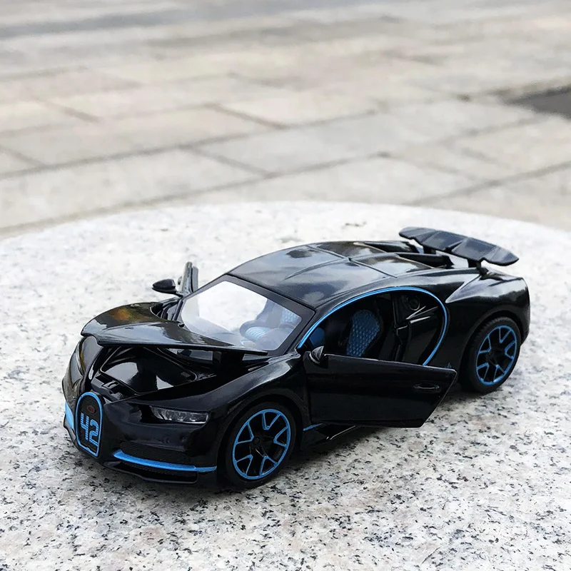 Металлическая игрушечная машинка Halolo Bugatti Chiron 1:32 литой и игрушечный автомобиль