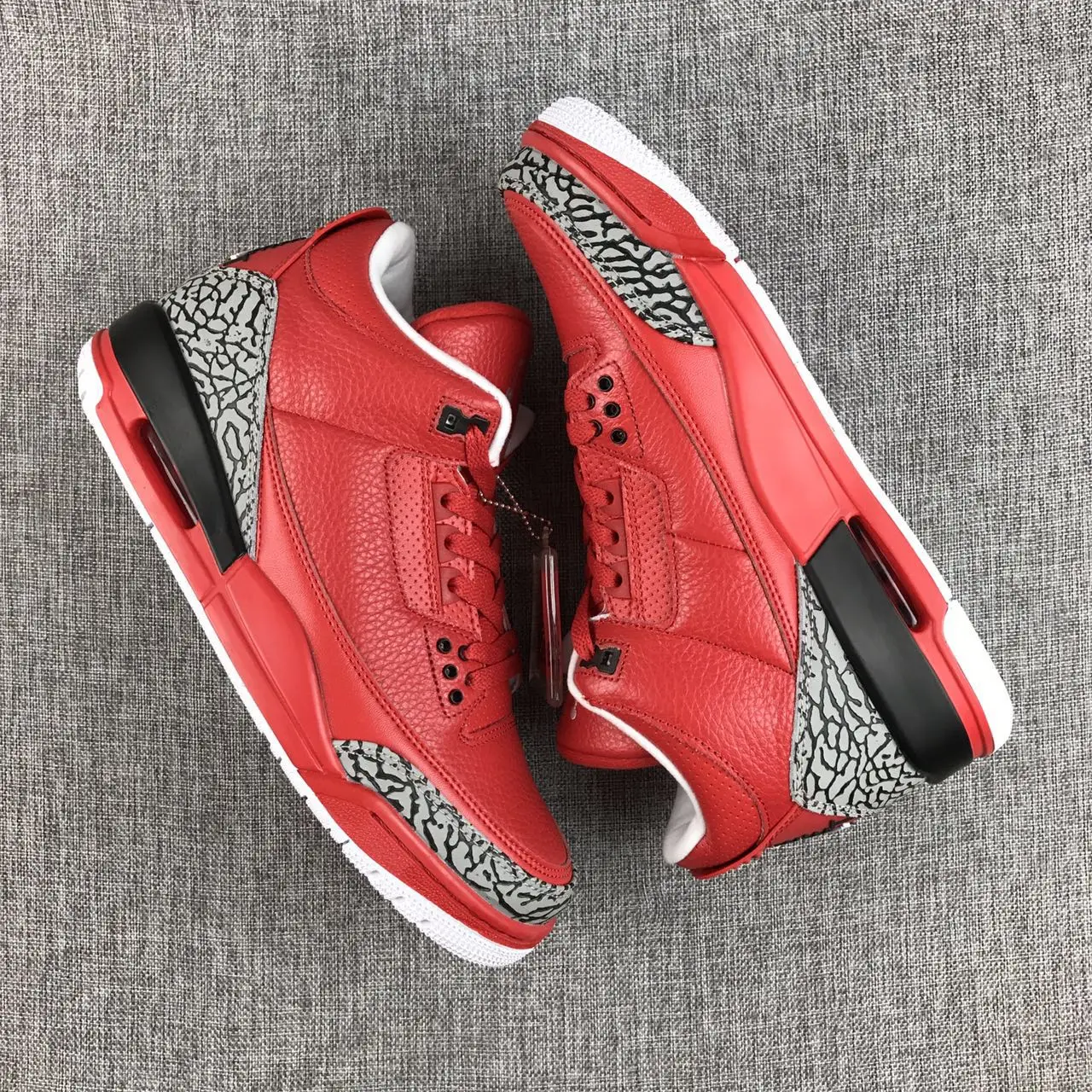 

2020 New Retro 3 Men Basketball Shoes White BLACK CEMENT 3M Sports Sneakers Designer Trainers Outdoor size 7-13