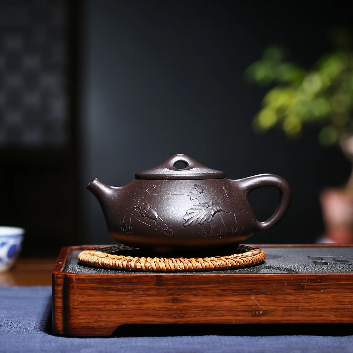 Chinese teapot Yixing Purple Clay Teapot Handmade Jingzhou Stone Scoop Pot Raw Ore Black Vermillion Clay 200ml