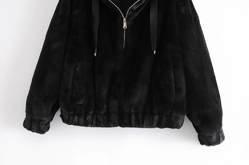 

Causal Women Black Faux Fur Coats 2020 Fashion Ladies Zipper Jackets Streetwear Female Thick Hooded OuterCoat Chic Girl Coat