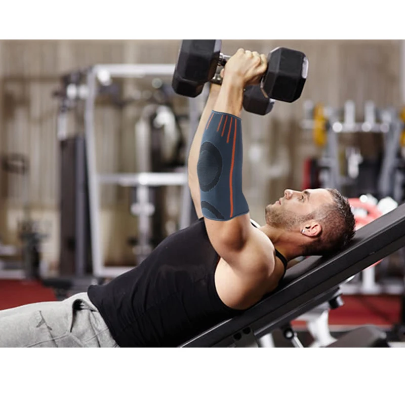 Фиксатор для локтя защитная накладка защита с силиконовой накладкой спортивный