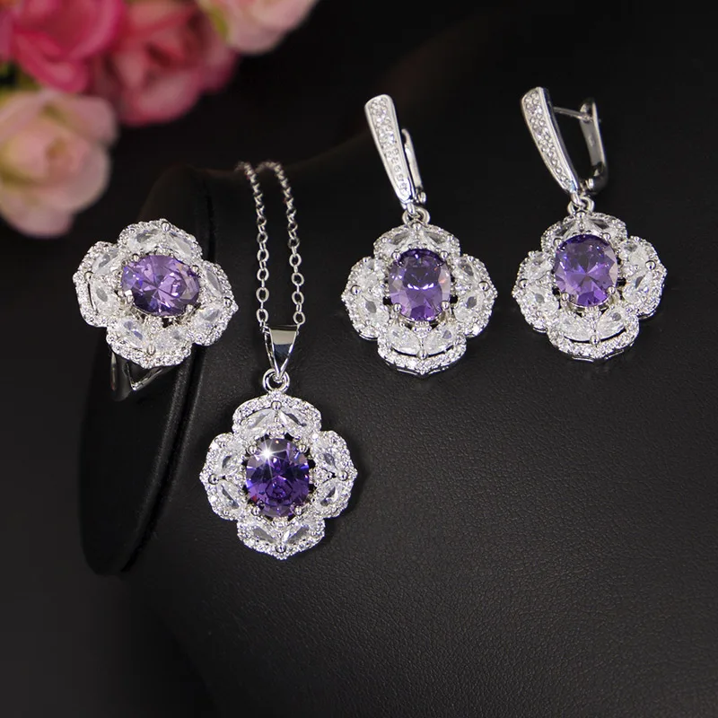 Комплект из колье серёг кольца и браслета серебра 925 пробы |