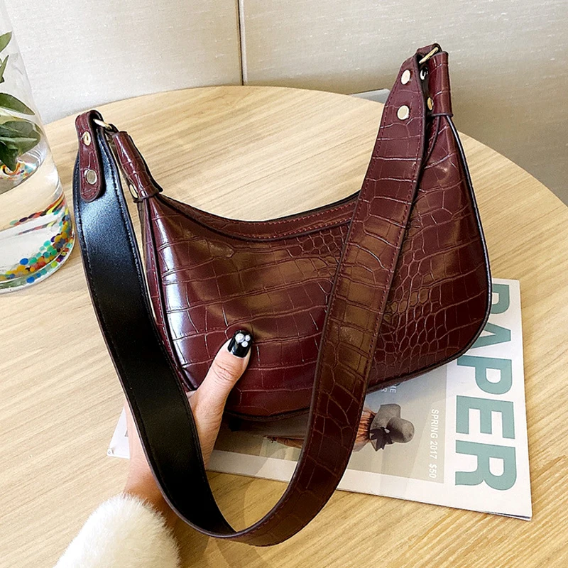 

aliwood New Style Vintage Women Shoulder Bags Quality Alligator Crocodile Leather Half Moon Hobos bags Simple Wild Armpit Bags