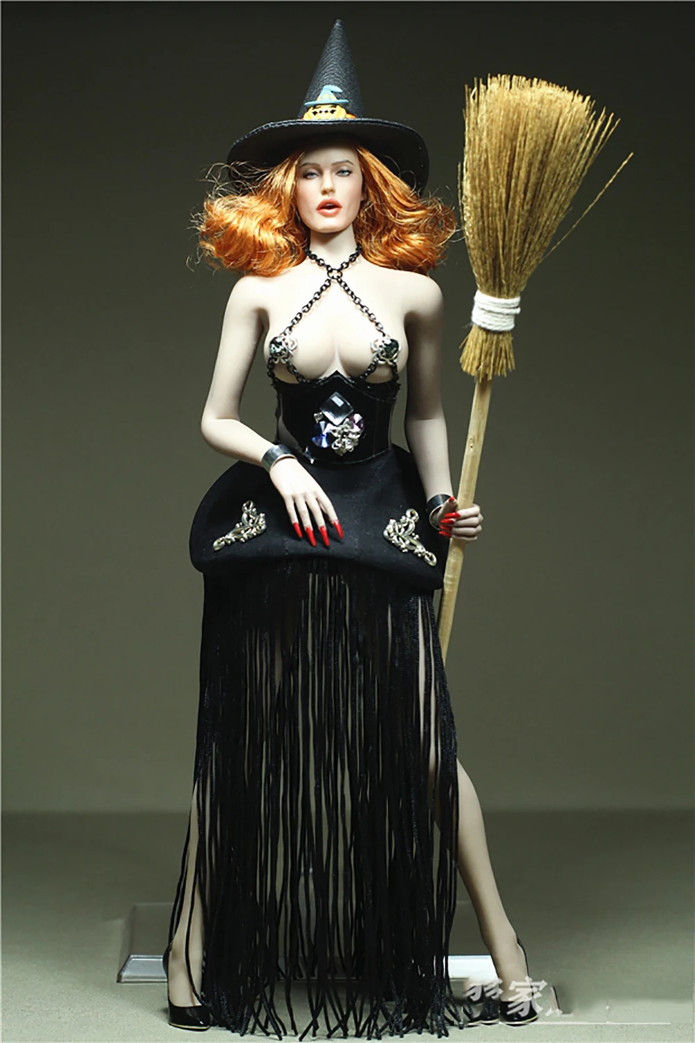 

Best selling 1/6 female halloween witch skirt fringed skirt with black hat and shorts toy collection