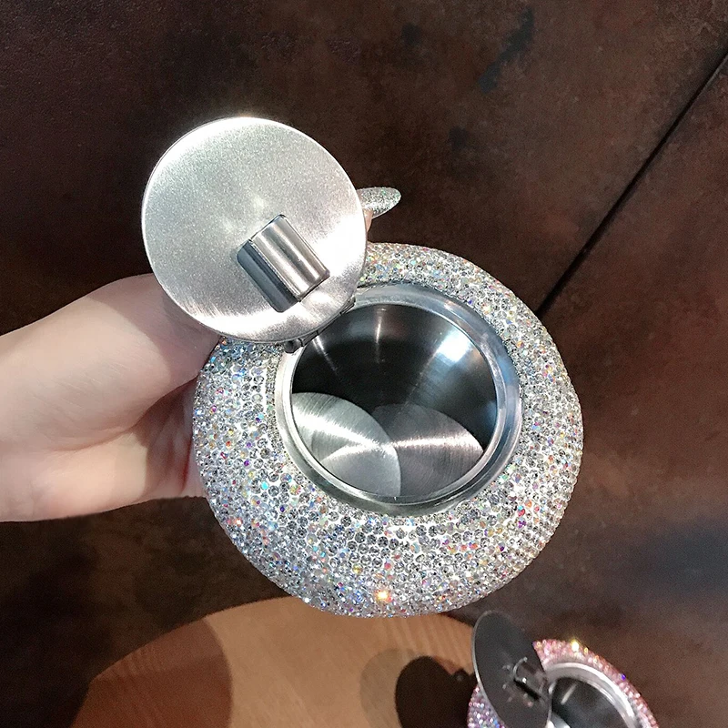 

Luxury Rhinestone Ashtray With Lid Bling Creative Cigarette Tray Weed Living Room Home Office Smoking Accessories Weed Cute Girl