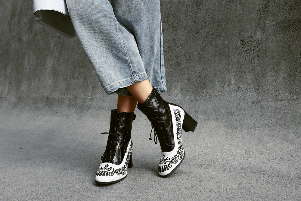 Retro Printed Booties Leather Women Ankle Boots Embroidery High Heels Casual Woman Shoe Zipper Vintage Female Footwear Boot 37