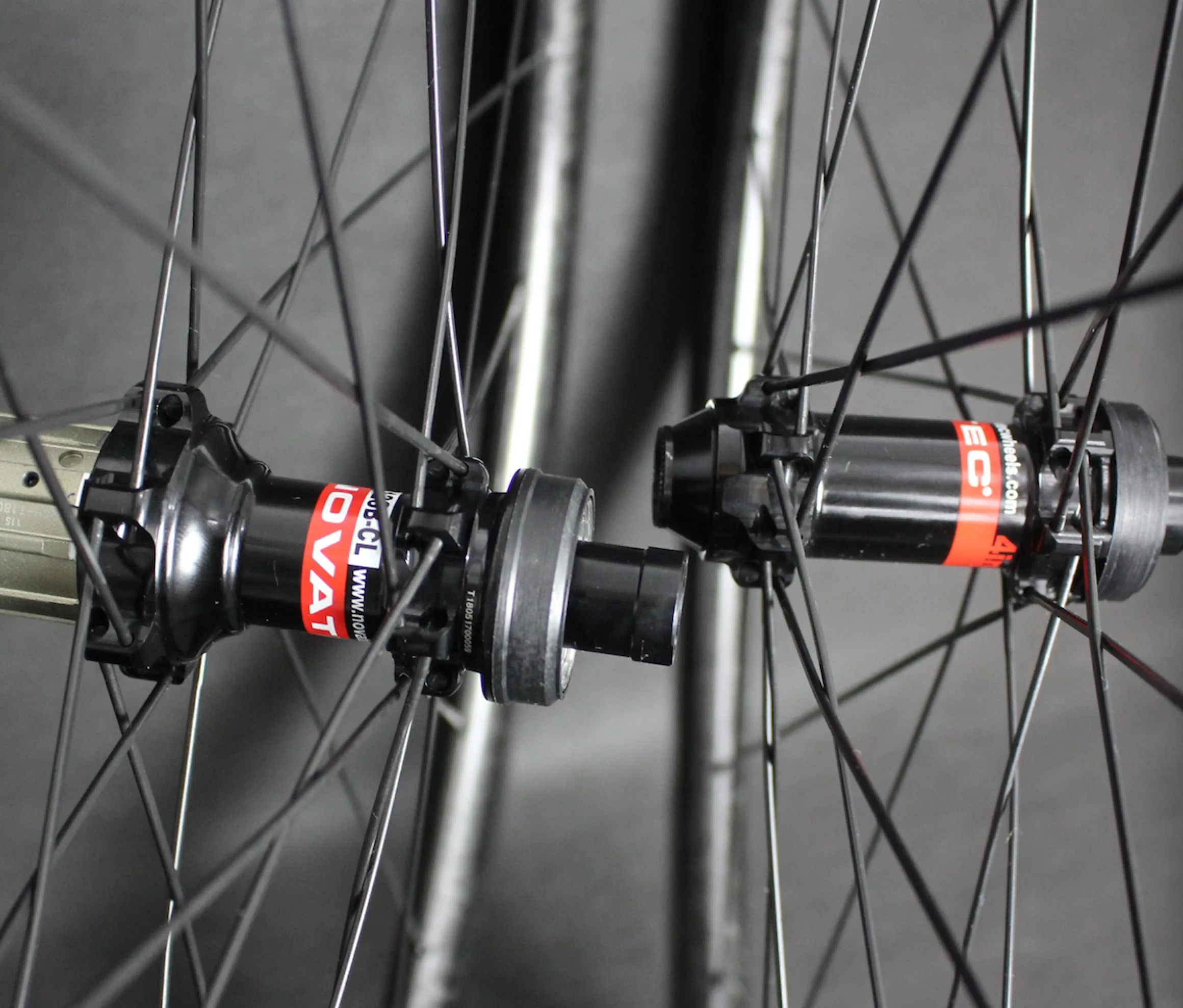 

Free Shipping Road Disc Brake Wheelsets Cycling Ultra-light X40 Wheels Cycling Road Rims Carbon Novatec Center Lock/6 bolts