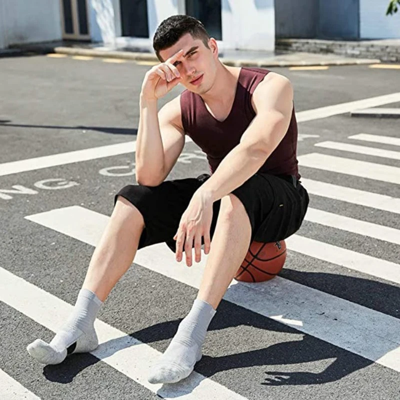 Однотонные спортивные носки мужские толстые и удобные короткие из волокна для