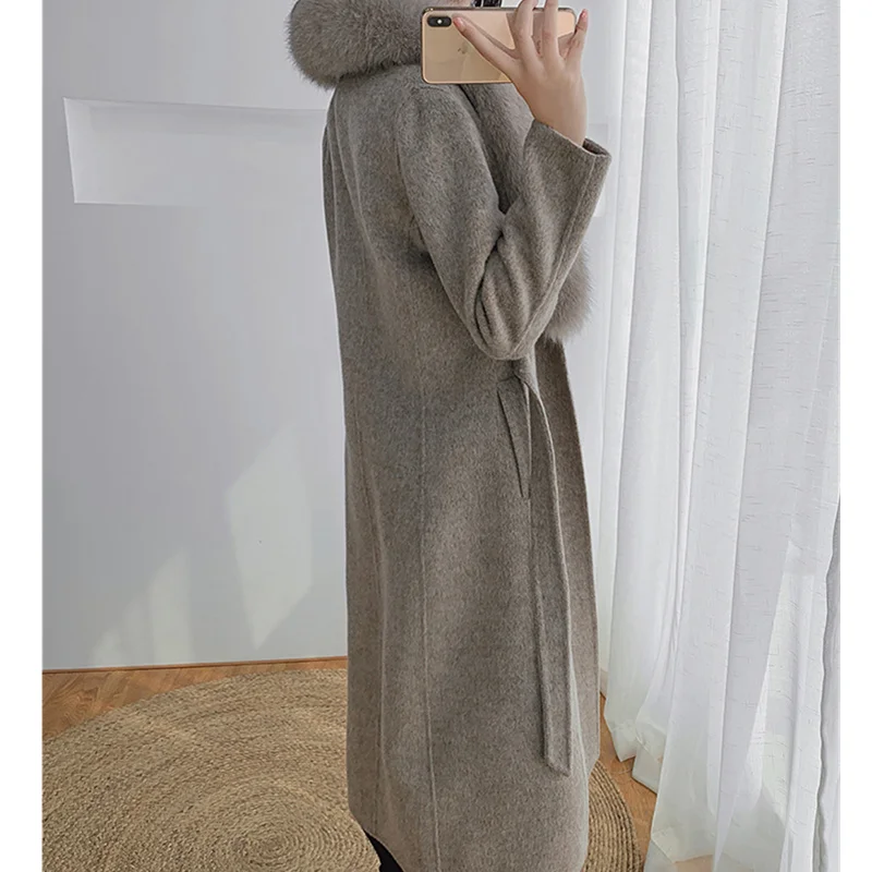 Женское кашемировое пальто с воротником из искусственного лисьего меха | Женская