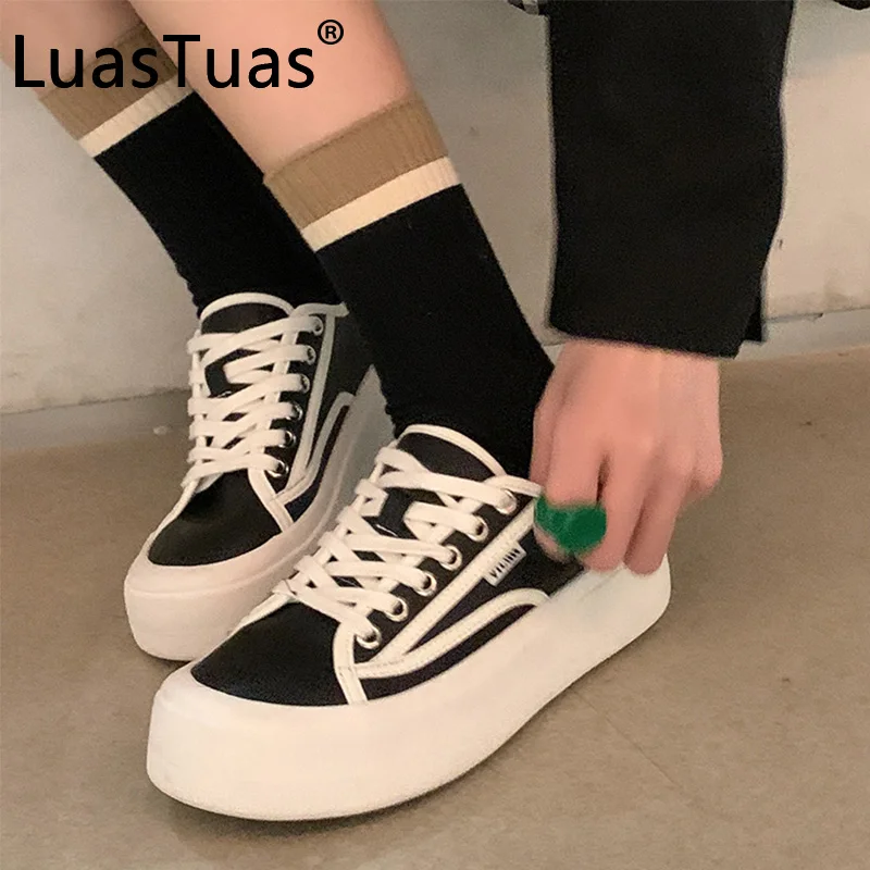 

Женские кроссовки из натуральной кожи, Размеры 35-39
