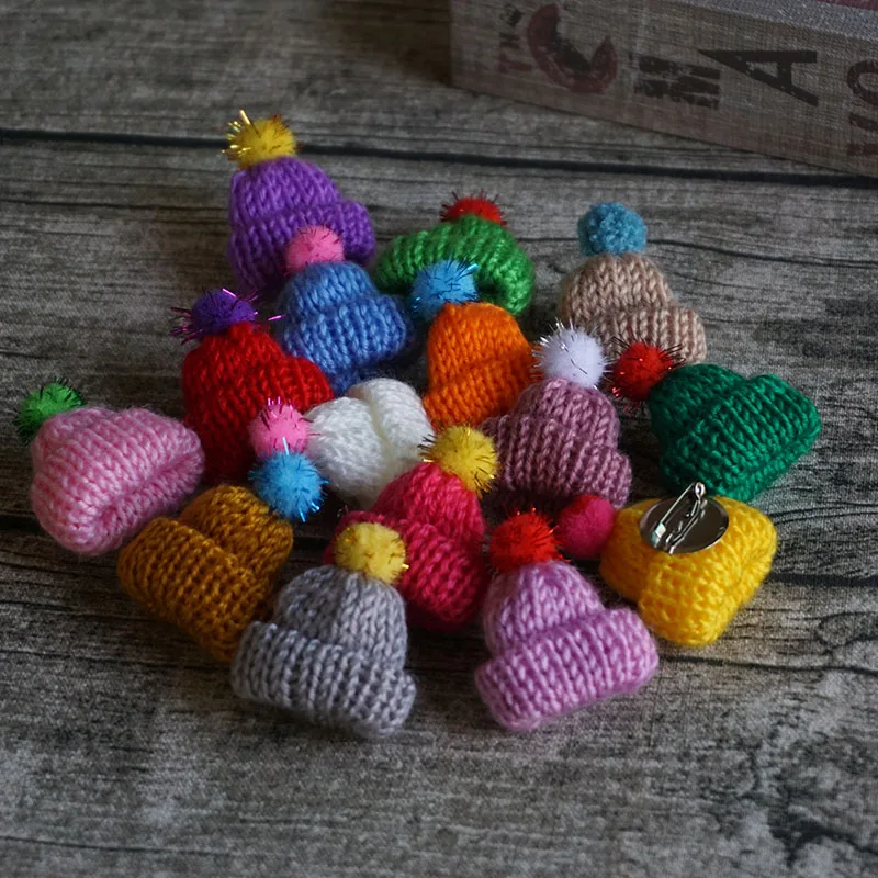 

New coming Wool Ball Pins badges A Set 20 colors Brooches Woman Girl cute Sweater Brooch Accessories