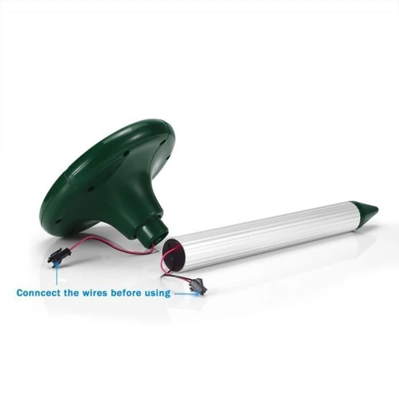 На открытом воздухе шланг для полива огорода двора ультразвуковой отпугиватель