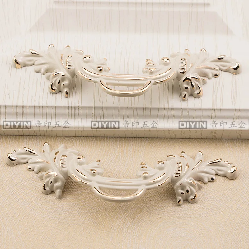 Мебель антикварный шкаф цвета слоновой кости белая ручка для мебели