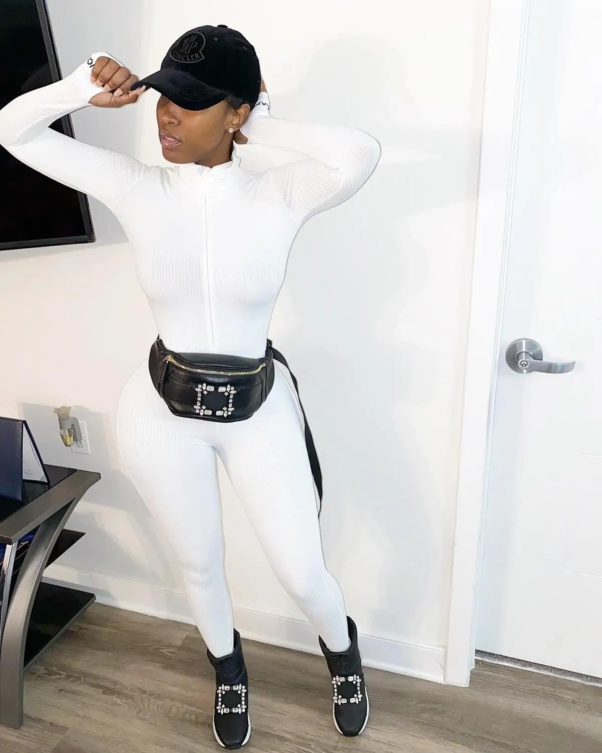 

European and American casual solid color long-sleeved jumpsuit rib knit jumpsuit autumn and winter ladies fitness slim overall l