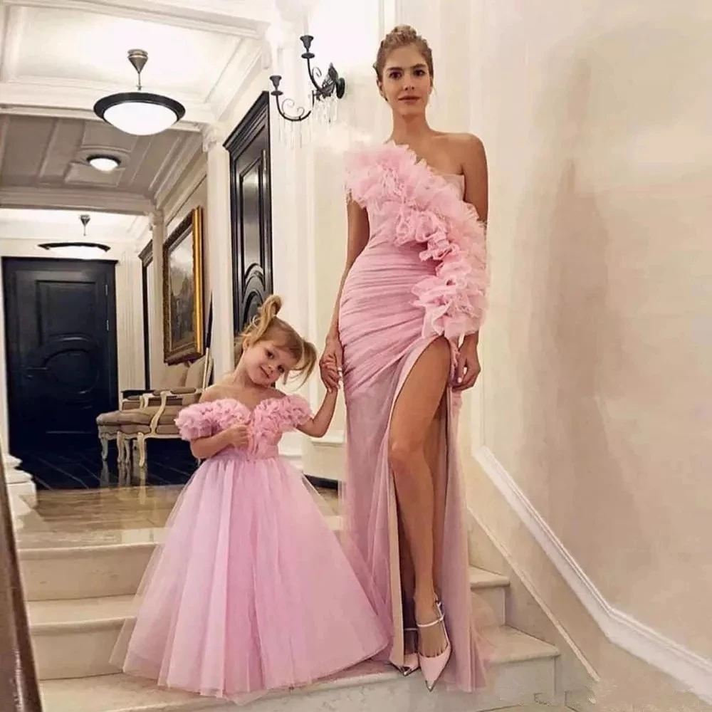 

Modest Pink One Shoulder Mother and Daughter Prom dresses 2021 Sexy Side Split formal Evening Party Gowns Vestidos De Fiesta