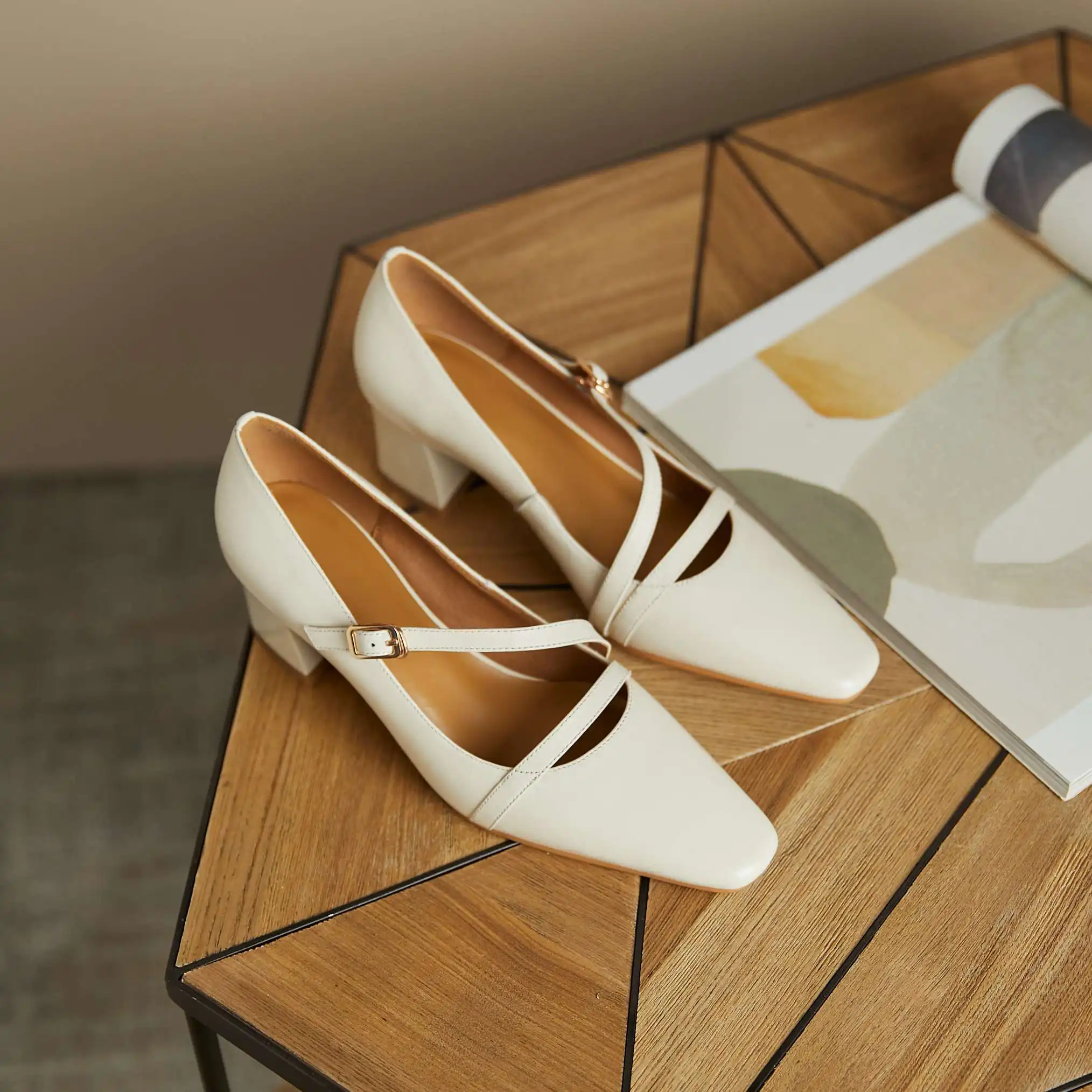 

Krazing pot large size genuine leather square toe high heels buckle strap beauty girls dating charming fashion women pumps L94