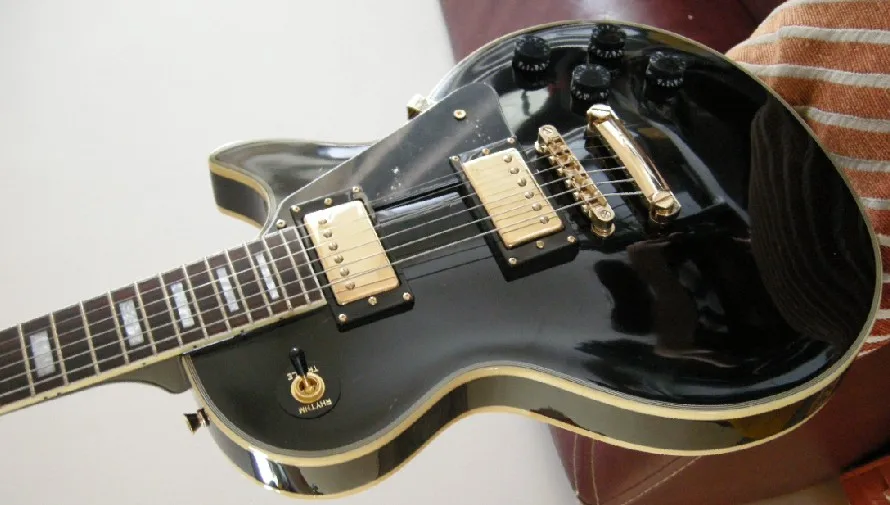 

Chinese Factory Custom black Electric Guitar 7yue19