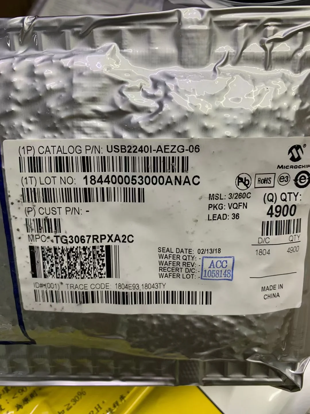 

Microchip USB2240I-AEZG-06, USB Controller, 35MBps, USB 2.0, 3.3 V, 36-Pin QFN