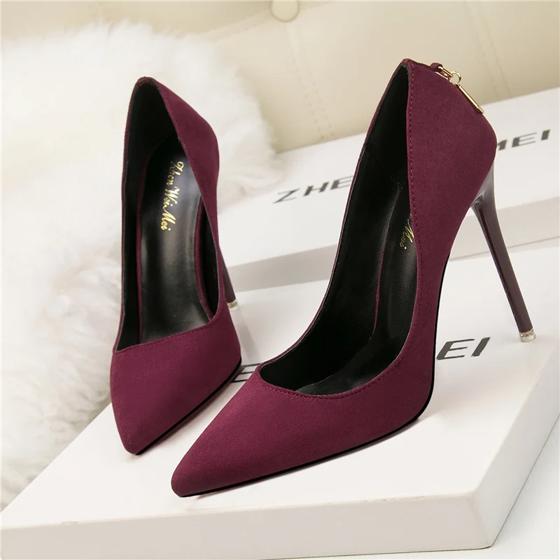 2019 г. туфли на высоком каблуке 11 см с металлическим резным узором женские