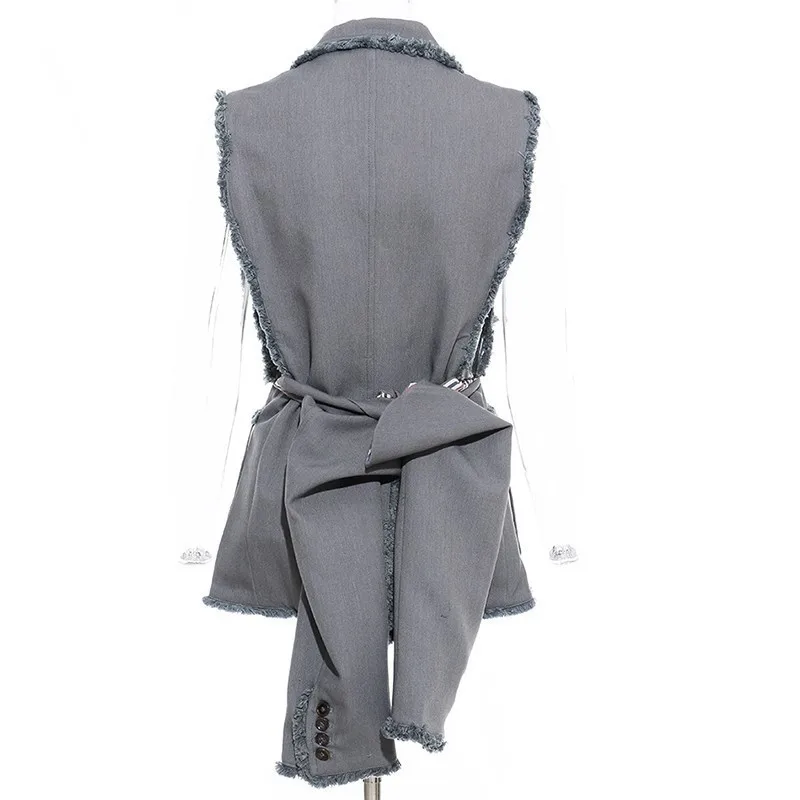 Женский двубортный блейзер с открытыми плечами необработанный бахромой в стиле