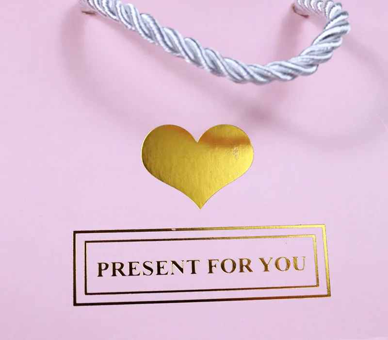 Бумажный подарочный пакет хорошего качества 14х15х7 см розовые синие сувенирные