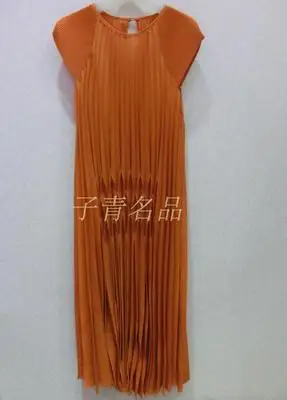 Платье свободного покроя со складками с короткими рукавами | Женская одежда