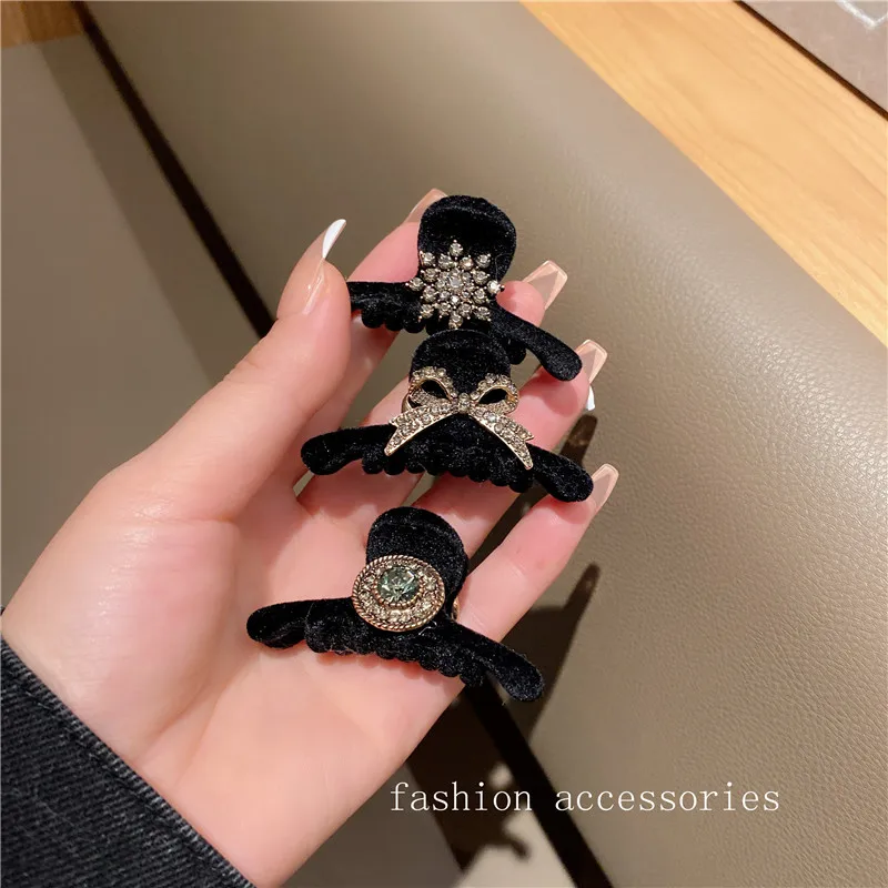 

Bangs clip side hairpin forehead female small catch clip headdress clip Korean side clip small hair accessory hairpin plush