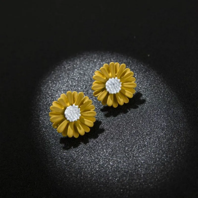 

Korean style white daisy earings fashion jewelry 2020 statement minimalist cute yellow flower women earrings accesorios jewlery