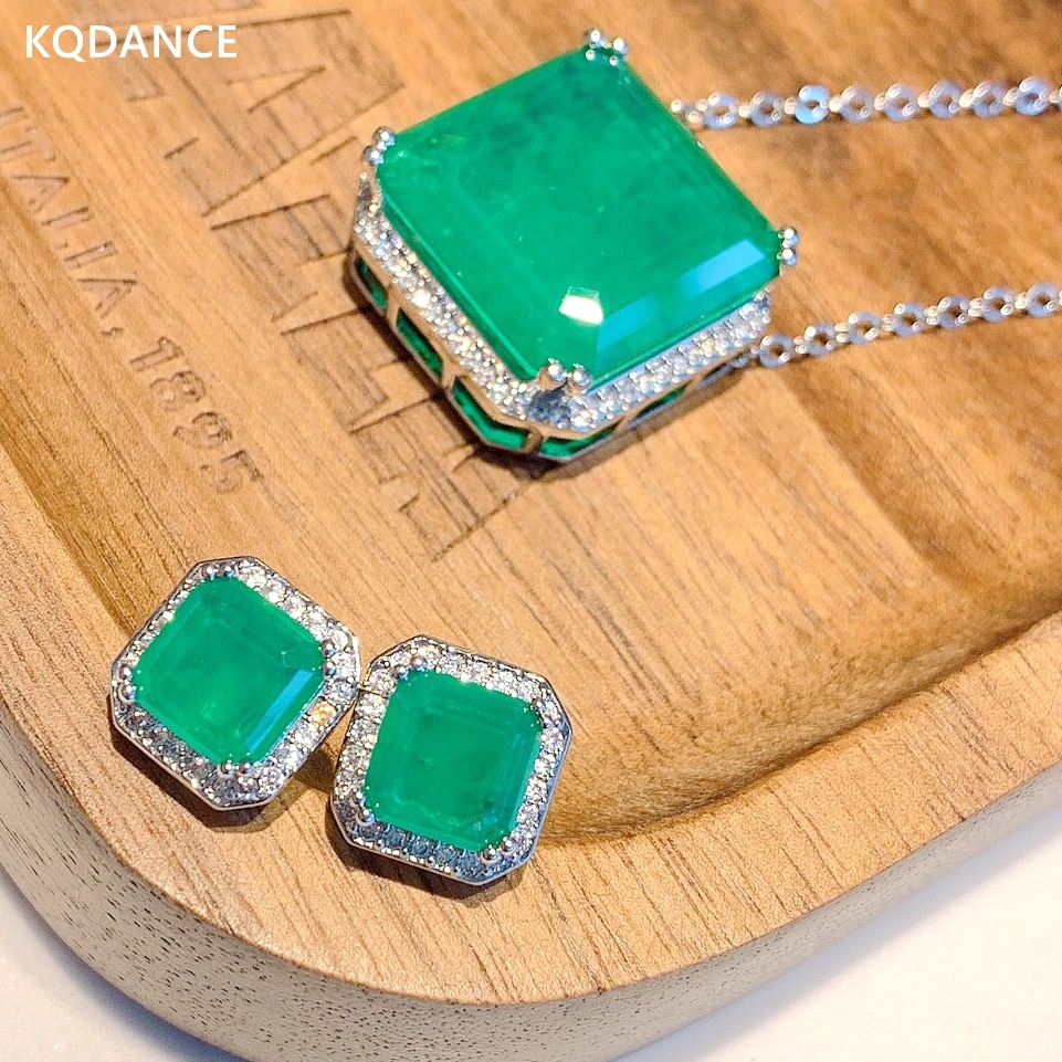 Женский комплект из колье и серёг с изумрудами