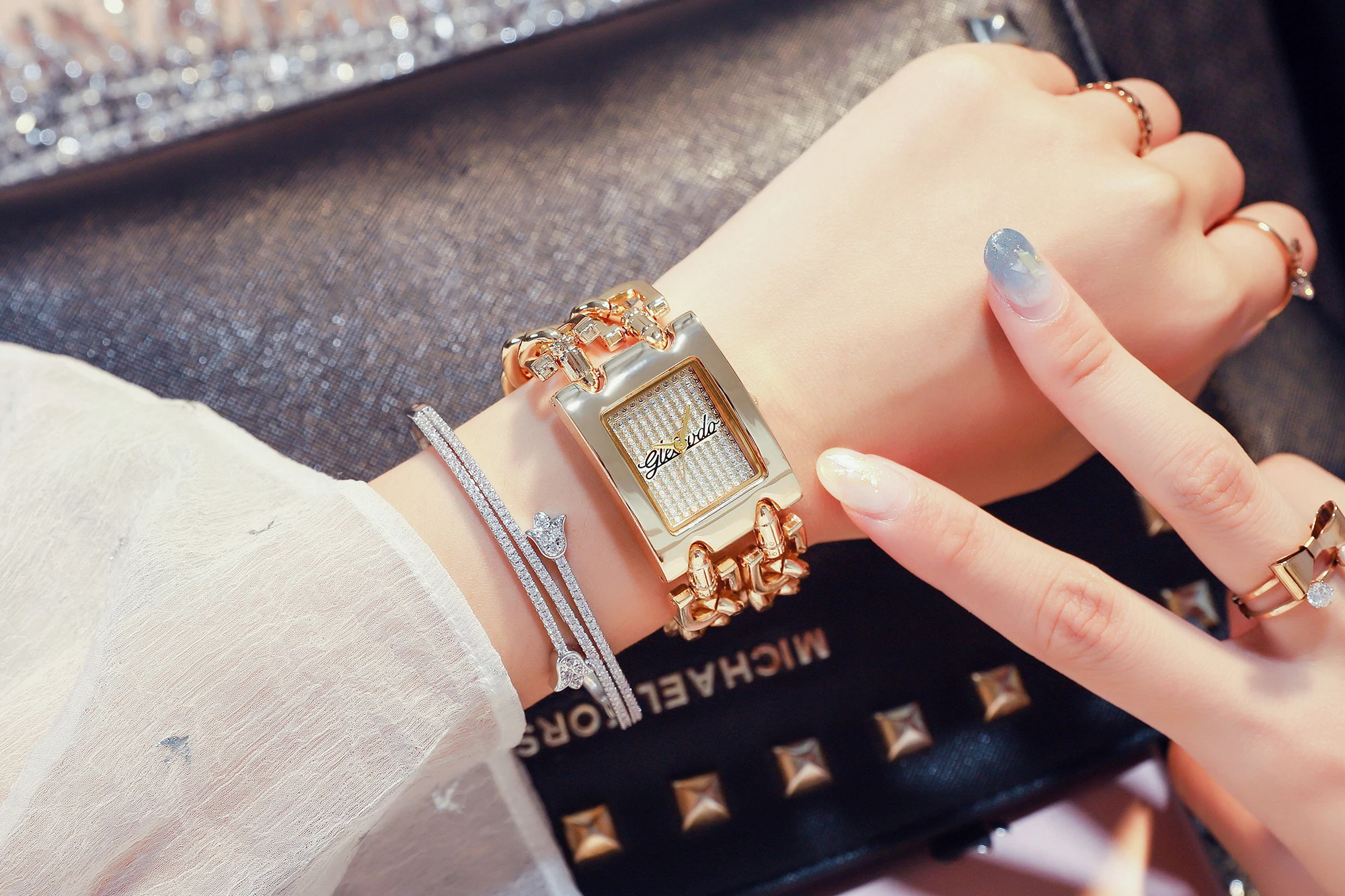 

Full Diamond Quartz Women Silver Watches Luxury Brand Crystal Square Female Wristwatch Rhinestone Ladies Clock Montre Femme 2021