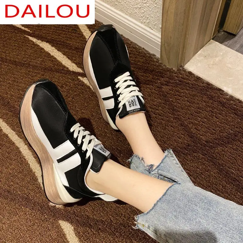 

2021 Spring Women's Casual Platform Lace-up Shoes Fashion New Women's Comfortable Sneakers Platform Women's Vulcanized Shoes
