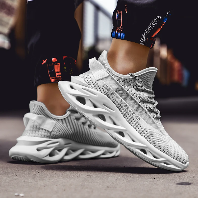 

Men's breathable Printed Sneakers Flying Weave Sports Shoes Comfortable Running Shoes Outdoor Men Athletic gleamy light Shoes