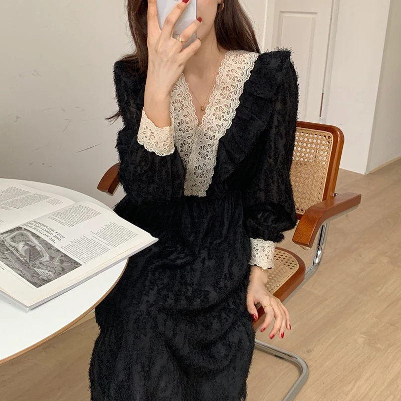 

Traf long sleeve fancy lace stitching V-neck Jacquard waist slim dress 2022 spring and autumn new French temperament long skirt