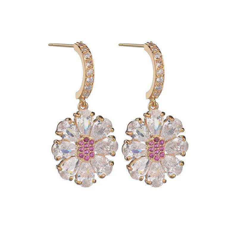 Комплект украшений Wah Mei серьги-подвески с искусственным цветком и цирконием